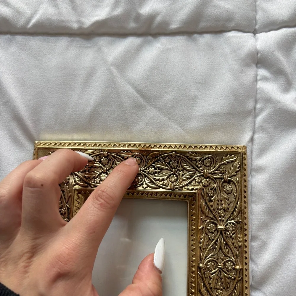Vintage Ornate Gold Floral Embossed Picture Frame 3.5x5 Tabletop Wall Decor